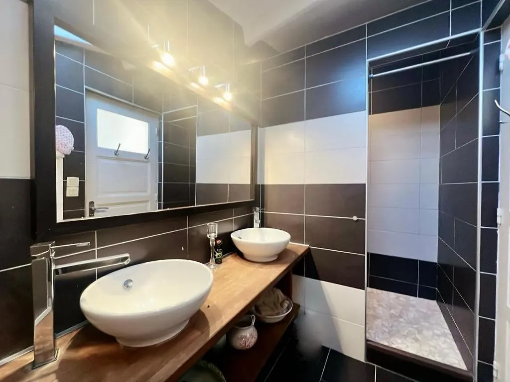 La Villa De Julien Avec Piscine Aureilhan  Homestay Aureilhan (Hautes-Pyrenees)