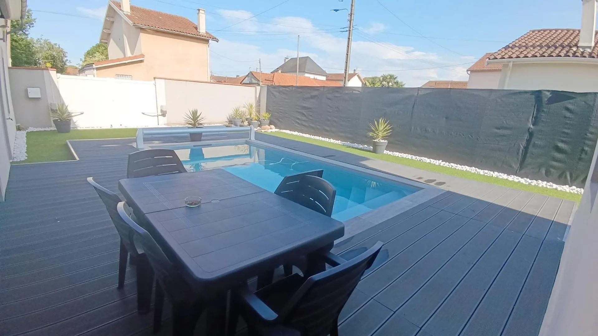 Homestay La Villa De Julien Avec Piscine Aureilhan